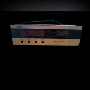 Vintage AM/FM Electronic Clock Radio - Black and Cream